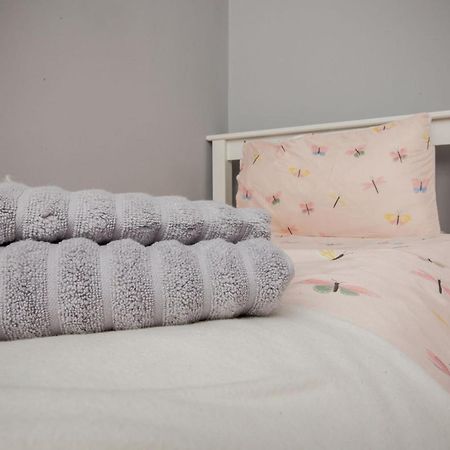 Bonhill Getaway Apartment Дъмбартън Екстериор снимка