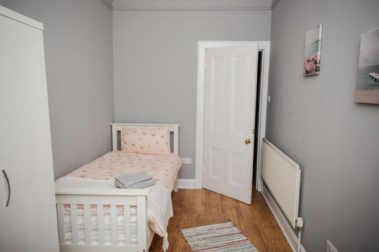 Bonhill Getaway Apartment Дъмбартън Екстериор снимка