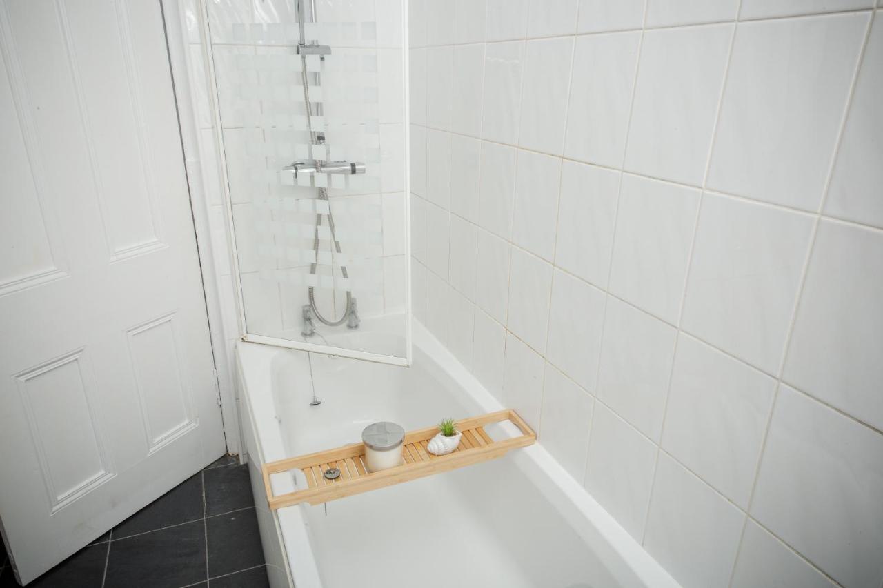 Bonhill Getaway Apartment Дъмбартън Екстериор снимка