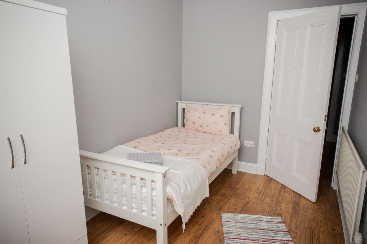 Bonhill Getaway Apartment Дъмбартън Екстериор снимка
